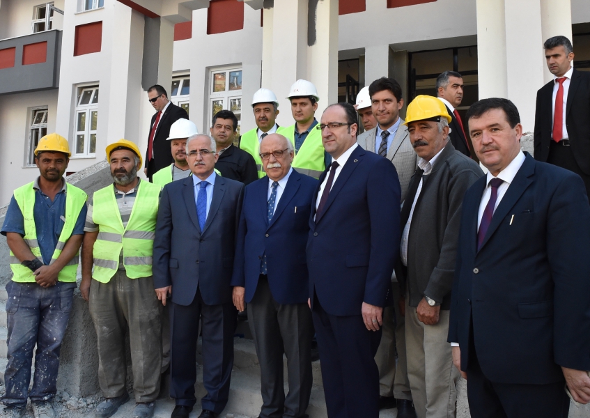 Bakan Avcı, Süleyman Çakır Anadolu Lisesi inşaatını inceledi